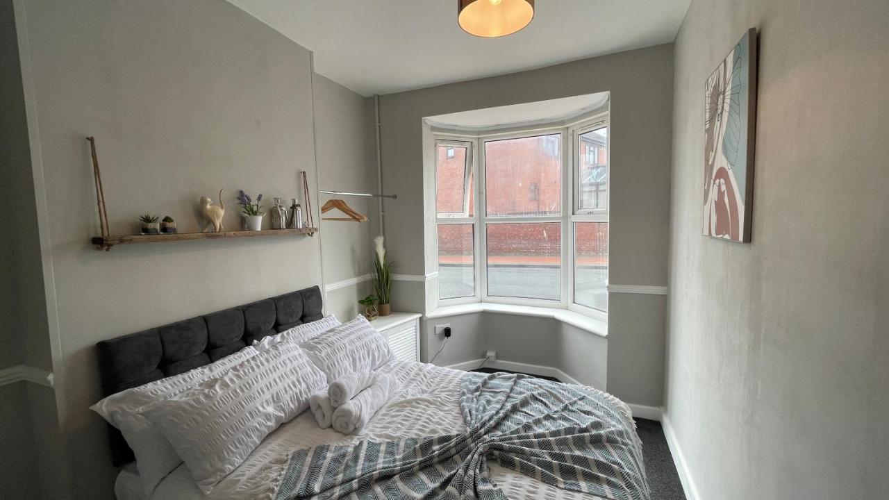 Spacious 6 Bed Home Near City & Albion Stadium Perfect For Contractors! Birmingham Exterior photo
