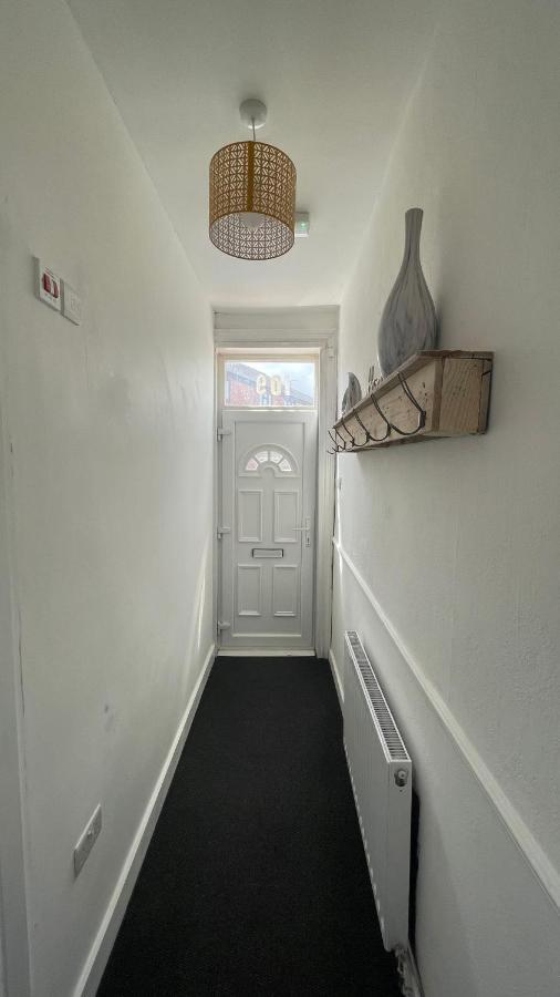 Spacious 6 Bed Home Near City & Albion Stadium Perfect For Contractors! Birmingham Exterior photo